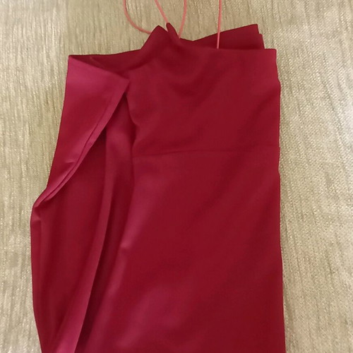 Red dress burgundy like new, lightweight fabric
