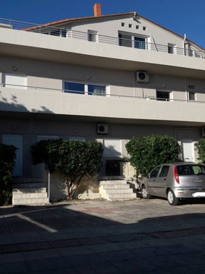 Apartment furnished with air conditioning, alarm, garden, and sea view in Korinthia