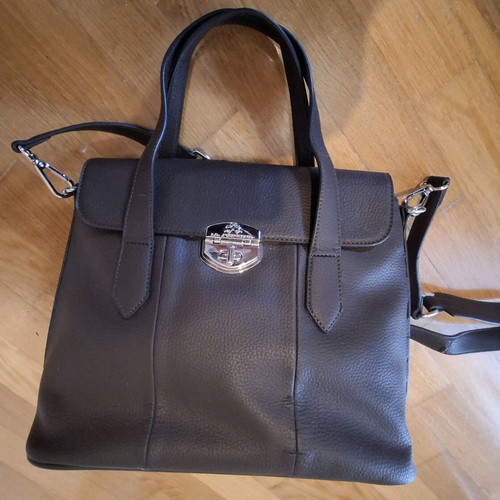 La Martina brown shoulder bag like new with storage pouch gift