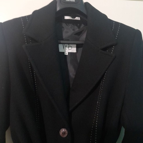Wool coat Veto with stripe and detachable fur collar like new, black