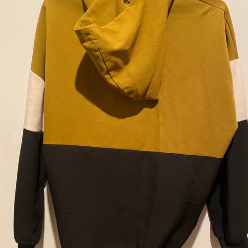 Zara top Large like new black and gold