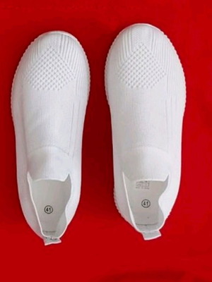 Women's white sports sneakers size 41
