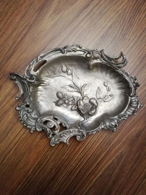 Διακοσμητικό πιάτο τασάκι από κασσίτερο χειροποίητο, άριστη κατάσταση