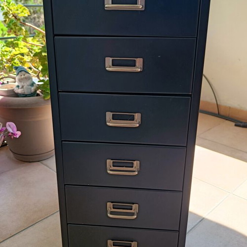 Black metal drawer cabinet