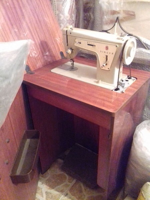 Ραπτομηχανή Singer Model 237 μεταχειρισμένη με έπιπλο