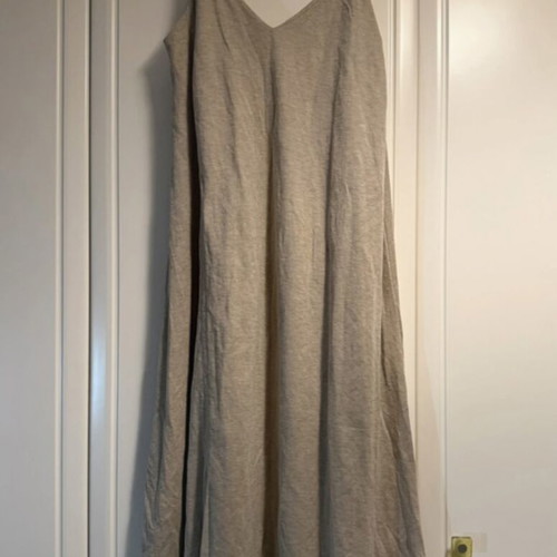 Naiba dress new, one size, beige