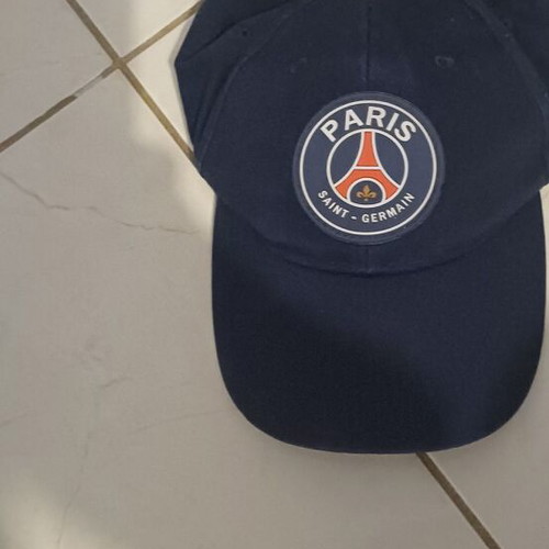 Paris Saint Germain hat used, kids and preteens