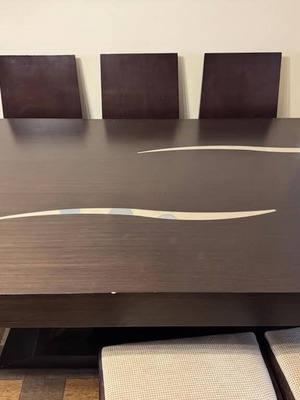Dining set with six chairs, extendable table