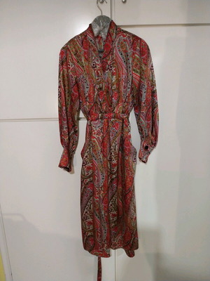 Φόρεμα Zara πολύχρωμο σαν καινούργιο, ελαφρύ σατέν με τσέπες