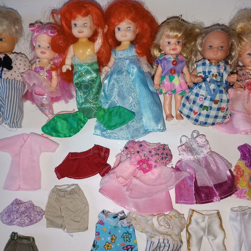 Simba small dolls set used, 10 dolls with 15 clothes