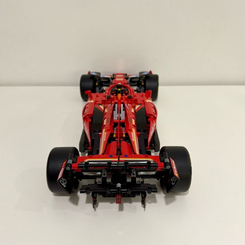 Lego Technic Ferrari SF-24 F1 model like new