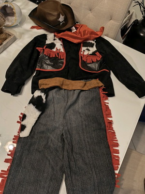 Cowboy costume for 4 years like new