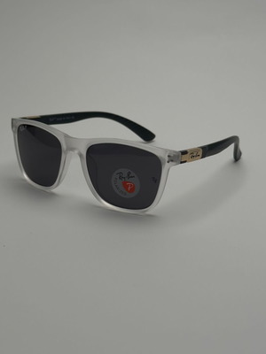 Ray Ban Wayfarer sunglasses new, polarized, black and white