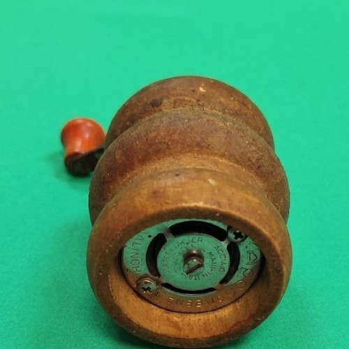 Spice mill Italy 1950s-1970s used, beech or walnut body
