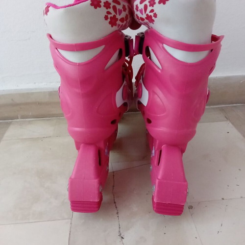 Amila Kids Roller Skates size 31-34 like new