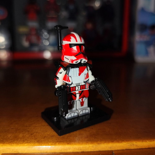 Commander Ganch Lego Star Wars minifigure with base and blasters