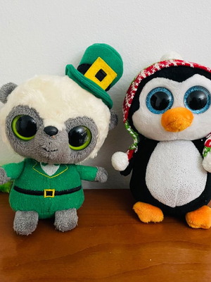 Set of 2 Ty Bennie Penguin and TooHoo & Friends Saint Patrick plush toys like new