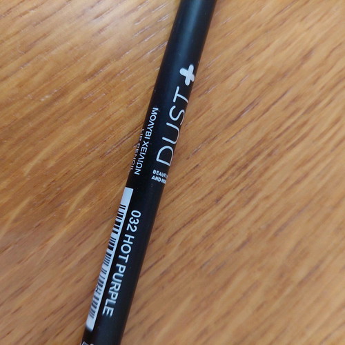 Dust and Cream 032 Hot Purple lip pencil used