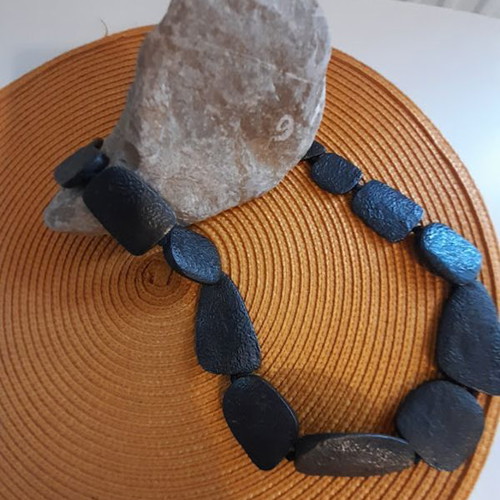 Hematite necklace like new, black and gray