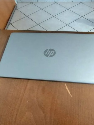 Laptop HP Intel Core i5 8GB 256GB SSD Windows like new