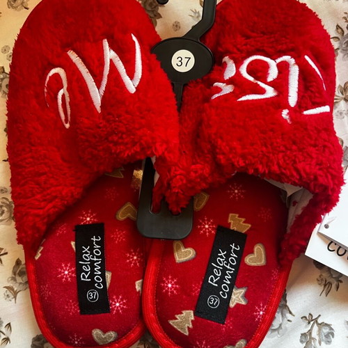 Slippers new red size 37