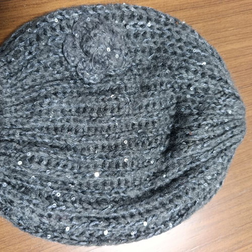 Woolen women's hat gray like new