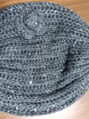 Woolen women's hat gray like new