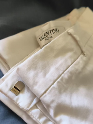 Valentino Roma women's white pants small-medium, like new