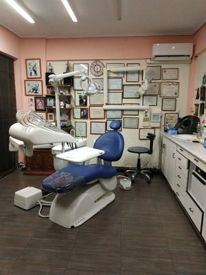 Dental equipment and office furniture like new