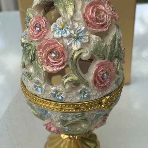 Faberge-style decorative egg used with floral design by Trimar