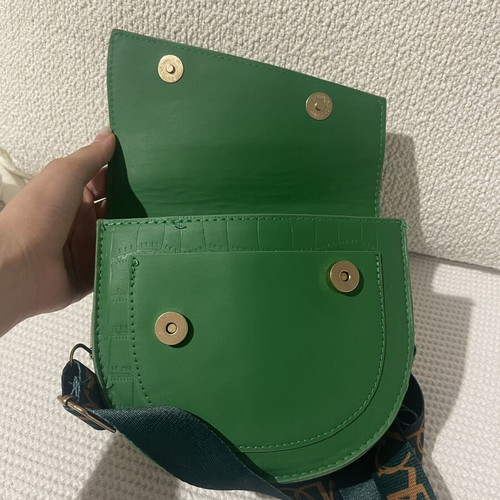 Green crossbody bag