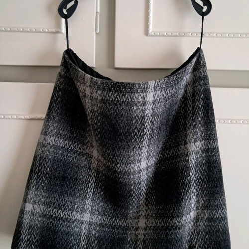 Winter mini skirt gray like new, size L