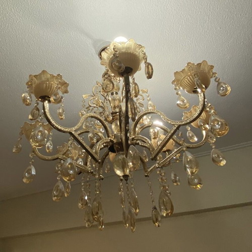 Gold bronze chandelier with 8 sockets like new