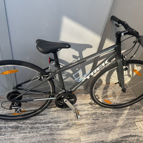 Trek FX2 city bike 2017, like new, aluminum frame, Shimano Altus