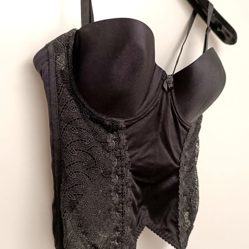 Luna black satin corset size 80C like new with lace and underwire