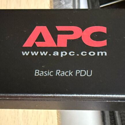 APC Basic Rack PDU Unit 20x C13 + 4x C19 (AP7551) new
