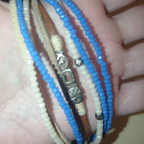Adjustable bracelet with 5 bead rows and 2 semi-precious rings