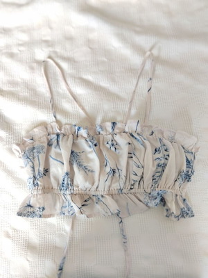 Crop top small floral H&M σαν καινούργιο, μείγμα λινού, άσπρο και τιρκουάζ