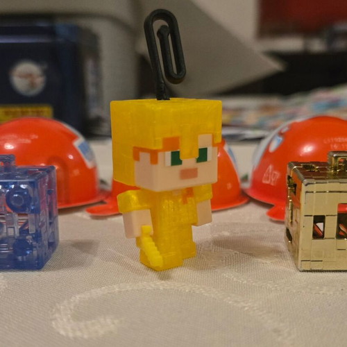 Kinder Joy Minecraft Alex in Golden Armour with paperclip, like new