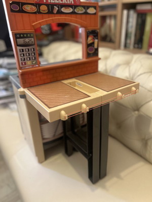 Toy kitchen