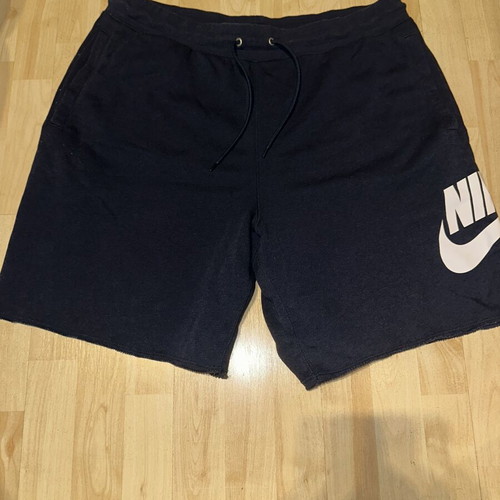 Nike Big Logo loose fit shorts size XL
