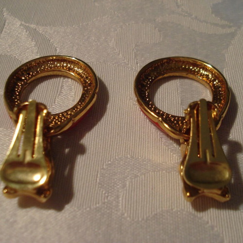 Vintage earrings with clips like new