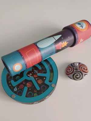 Svoora toys like new, set of 3 space-themed items