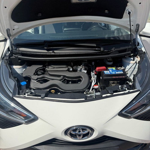 Toyota Aygo 2019 model like new, 67000 km, 4 doors, white, uncrashed