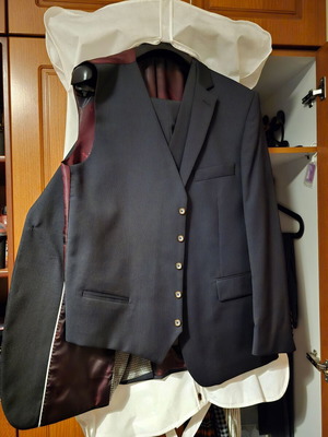 Κοστούμι Guy Laroche καινούργιο 3 κομματιών μέγεθος 52 μαύρο με ρίγα