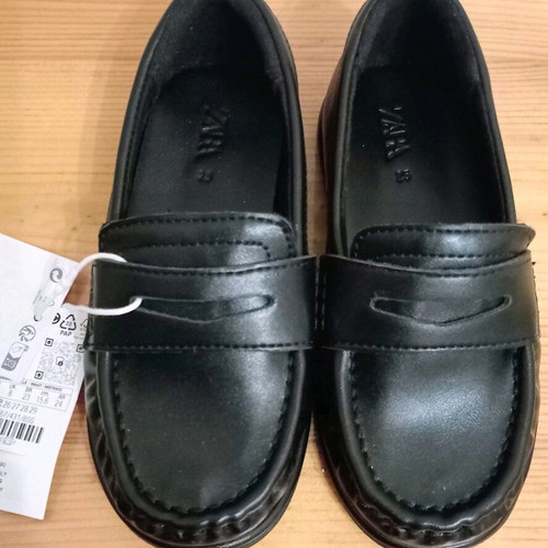 Zara Kids loafers new, size 25, black