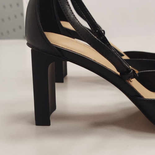 Leather women's mule shoes size 39 like new with unique heel