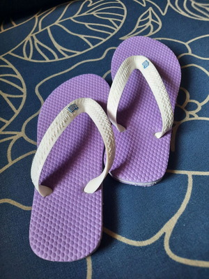 Children's flip-flop sandals size 32, purple and white