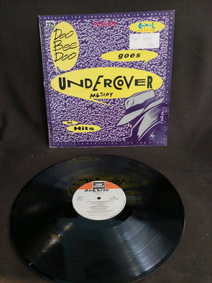 Undercover vinyl used, rock, in very good condition