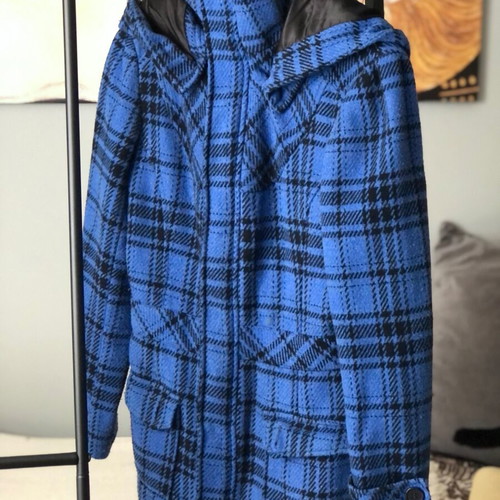 O’Neil women’s checked coat like new, blue and black
